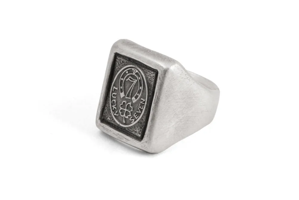 #039 - Signet Ring Lucky Seven