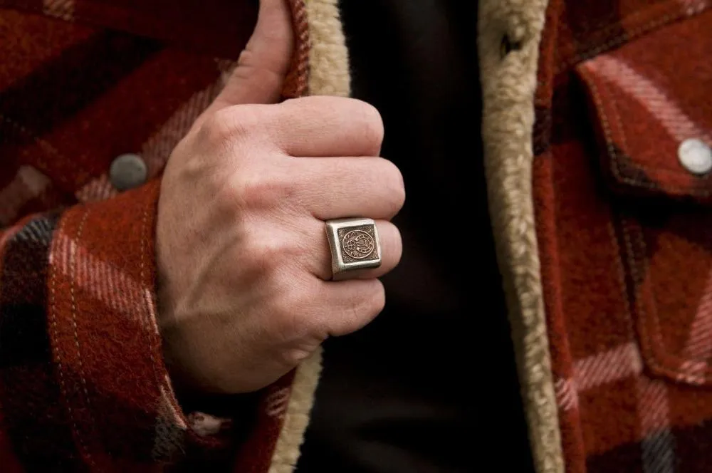 #039 - Signet Ring Lucky Seven