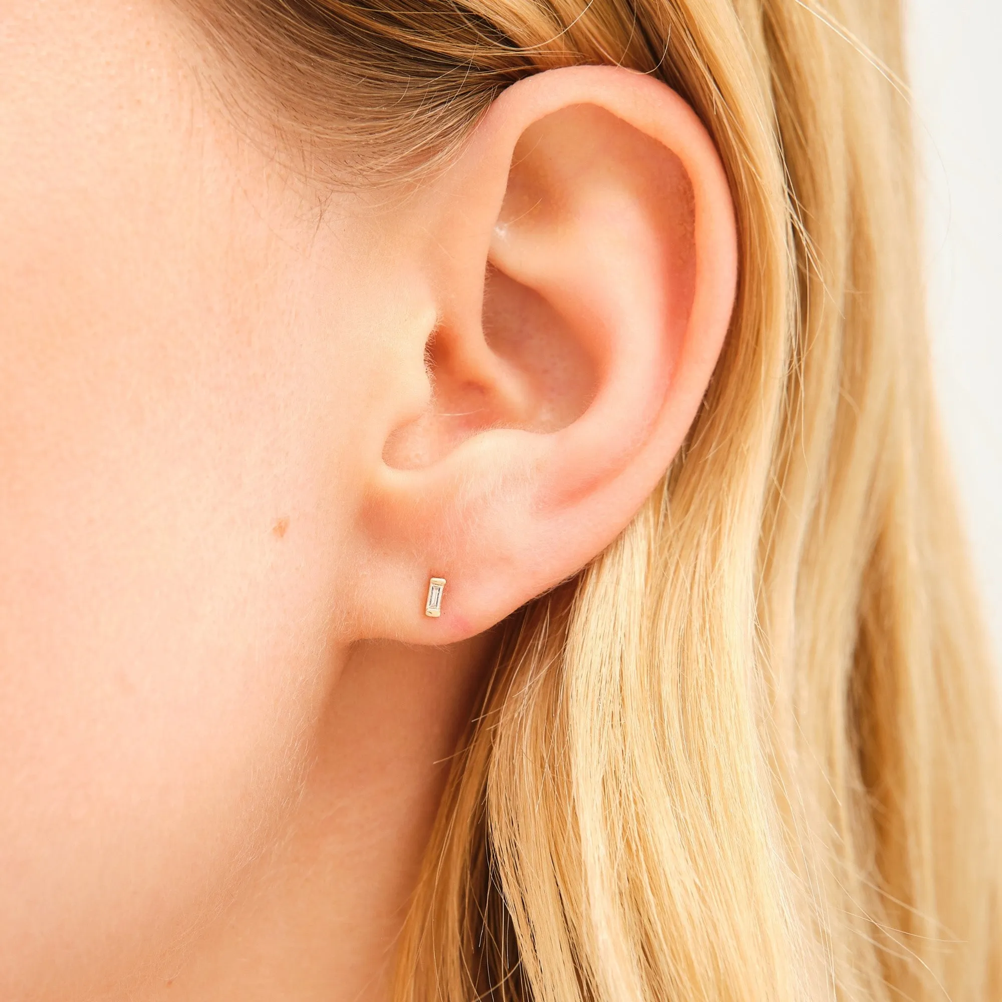 14K Solid Gold Vivien Baguette Diamond Studs