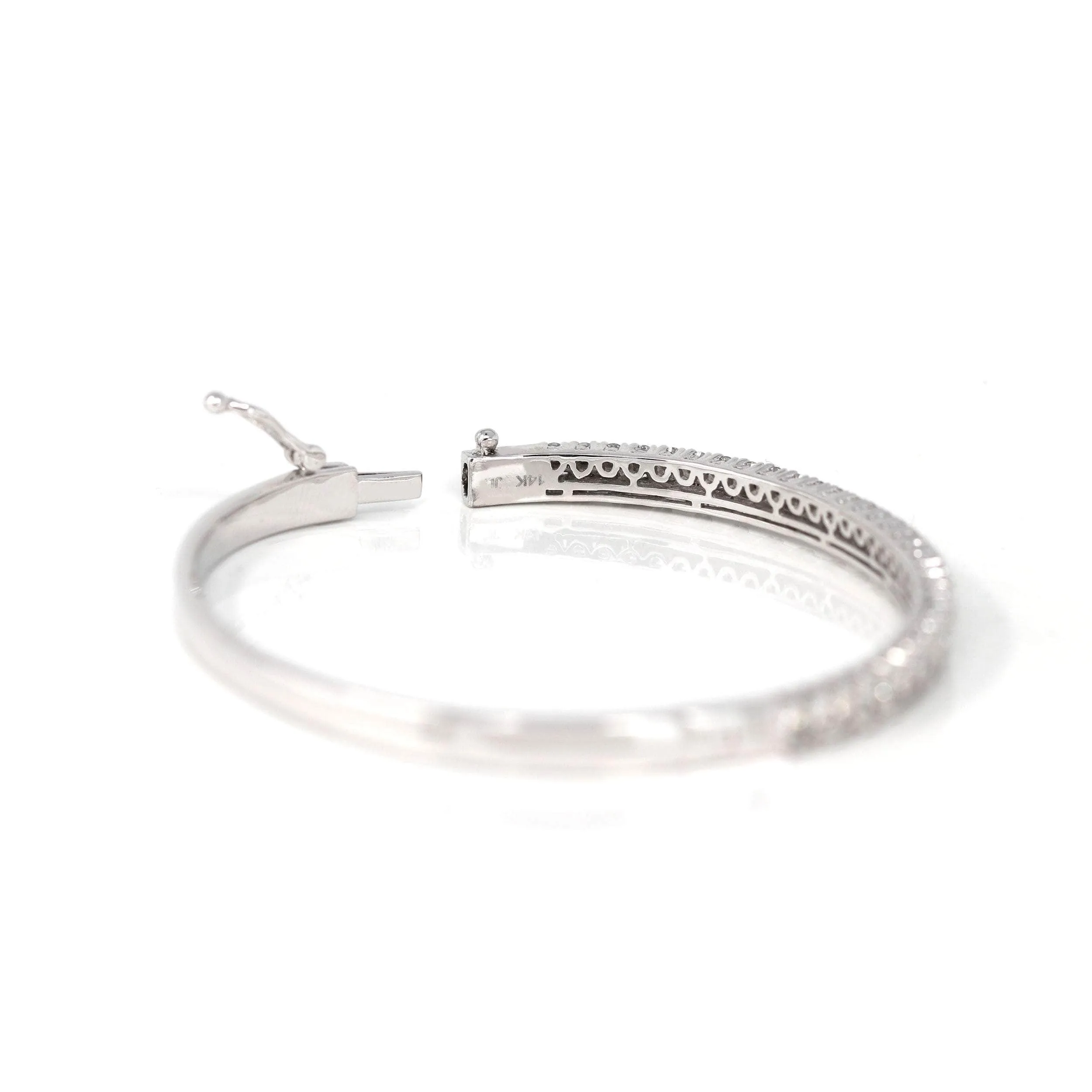 14k White Gold Diamond Oval Luxury Bangle Bracelet