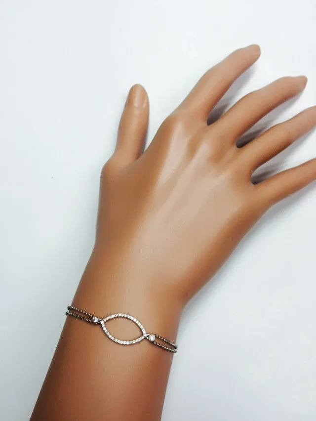 18k Gold Mysterious Eye Hand Bracelet (2 Ways)