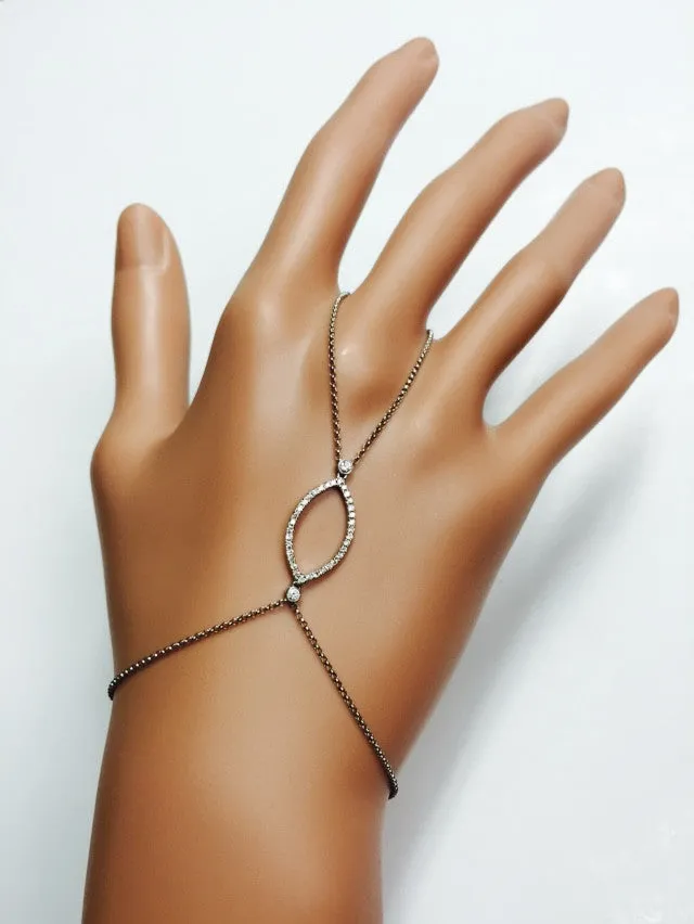 18k Gold Mysterious Eye Hand Bracelet (2 Ways)