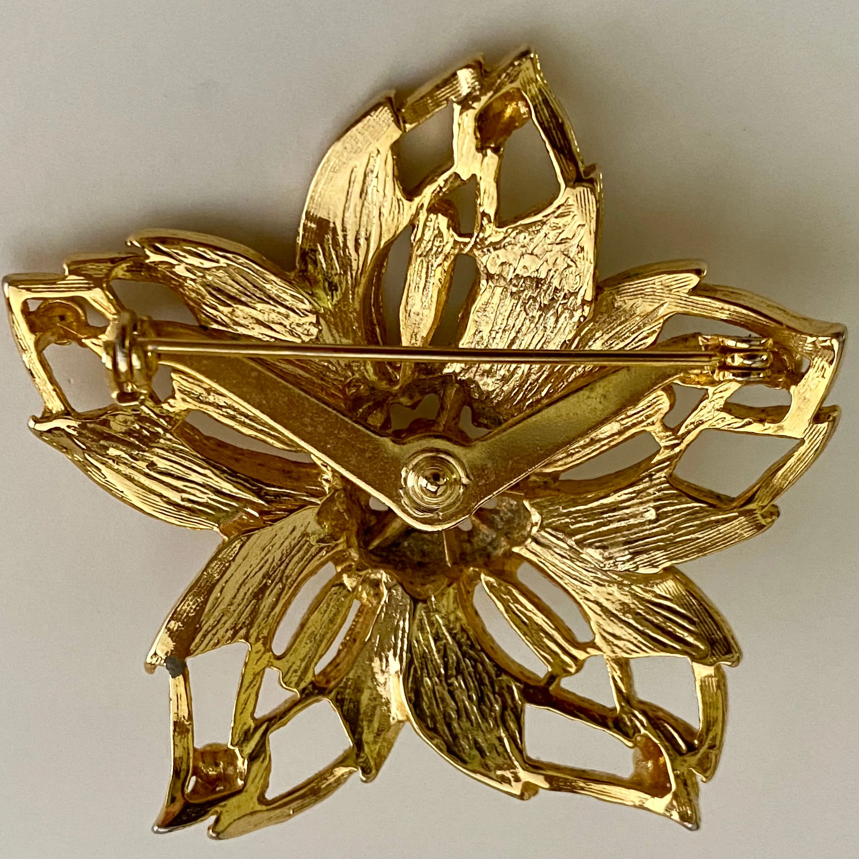 1960s Vintage Flower Brooch