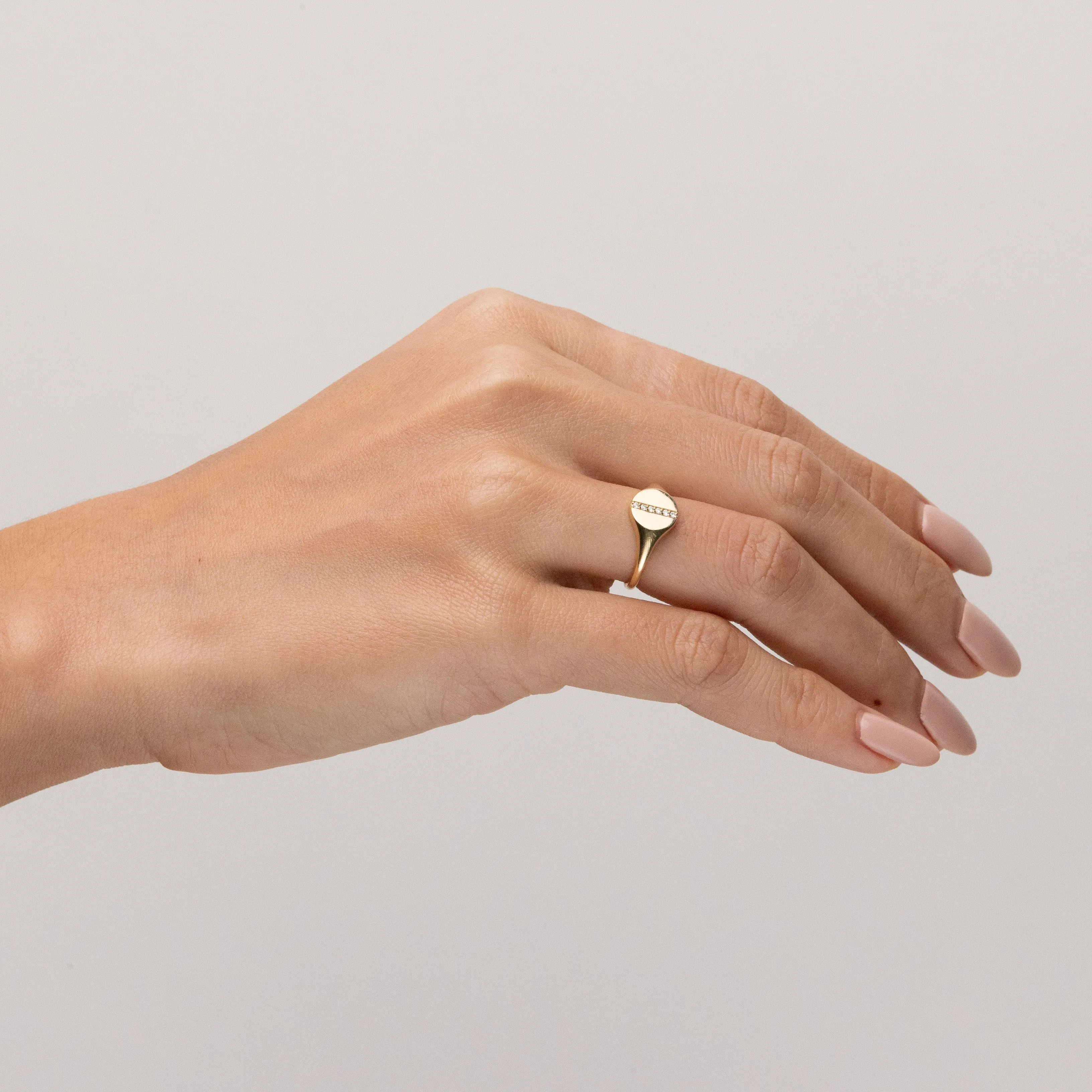 Diamond Row Signet
