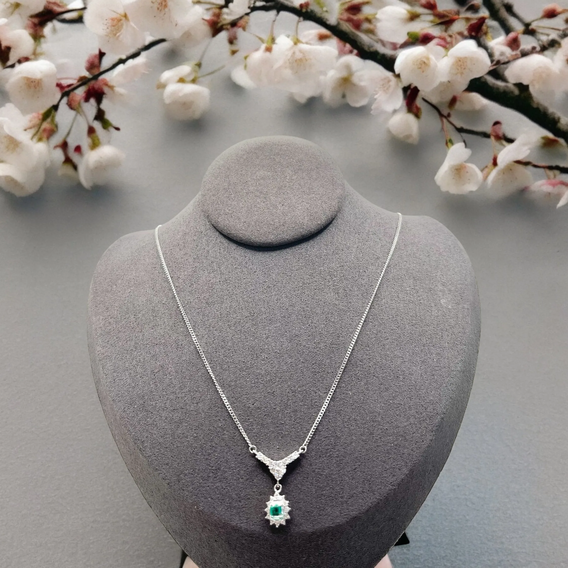 EMERALD NECKLACE