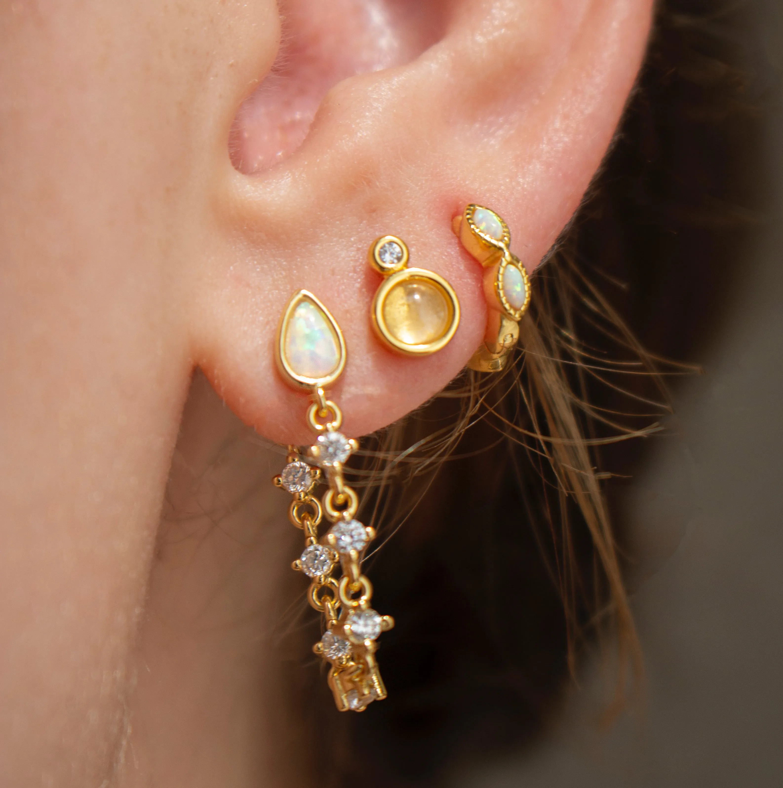 ETTA OPAL CHAIN EARRINGS GOLD