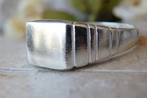 Fine silver ring