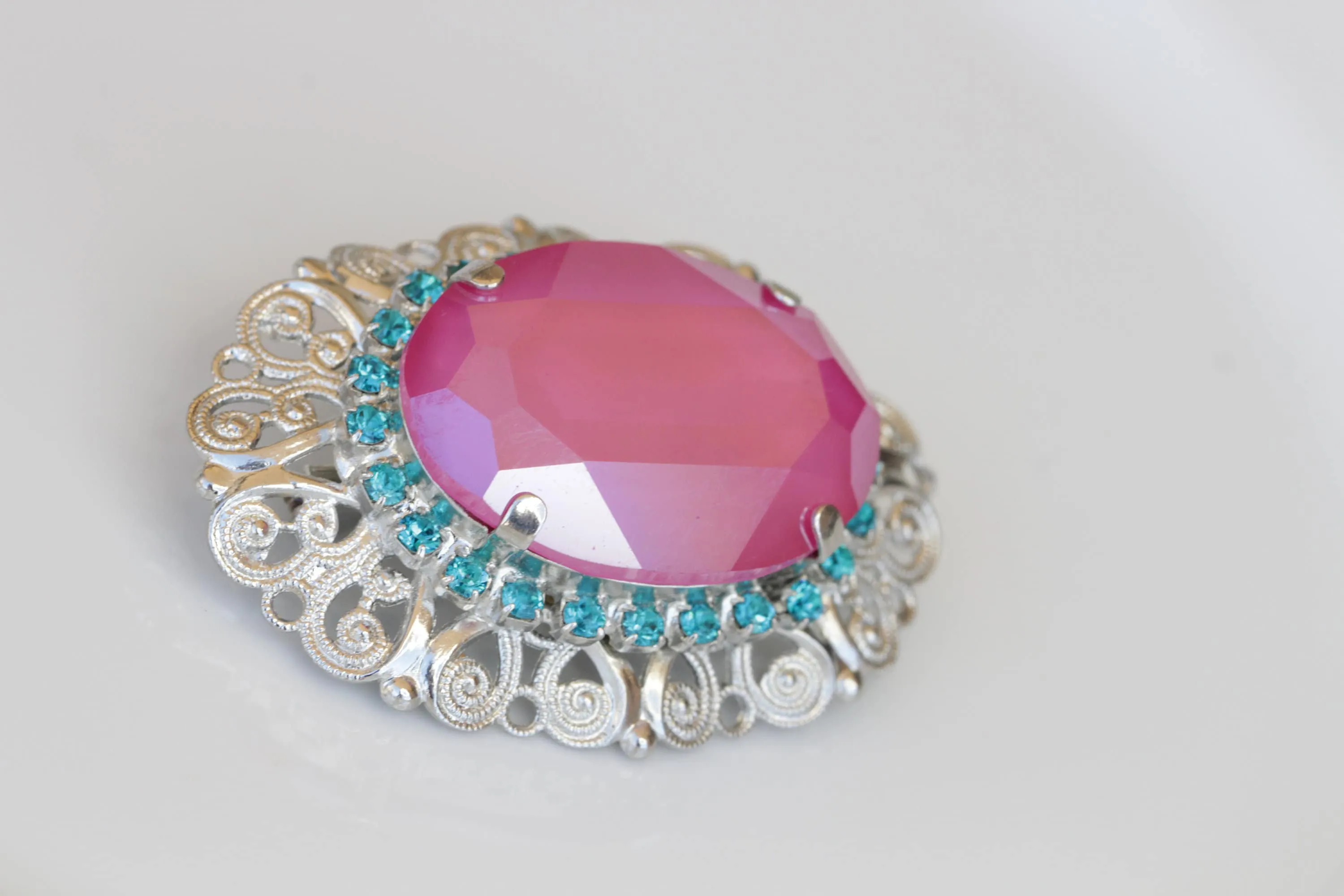 FUCHSIA TURQUOISE BROOCH