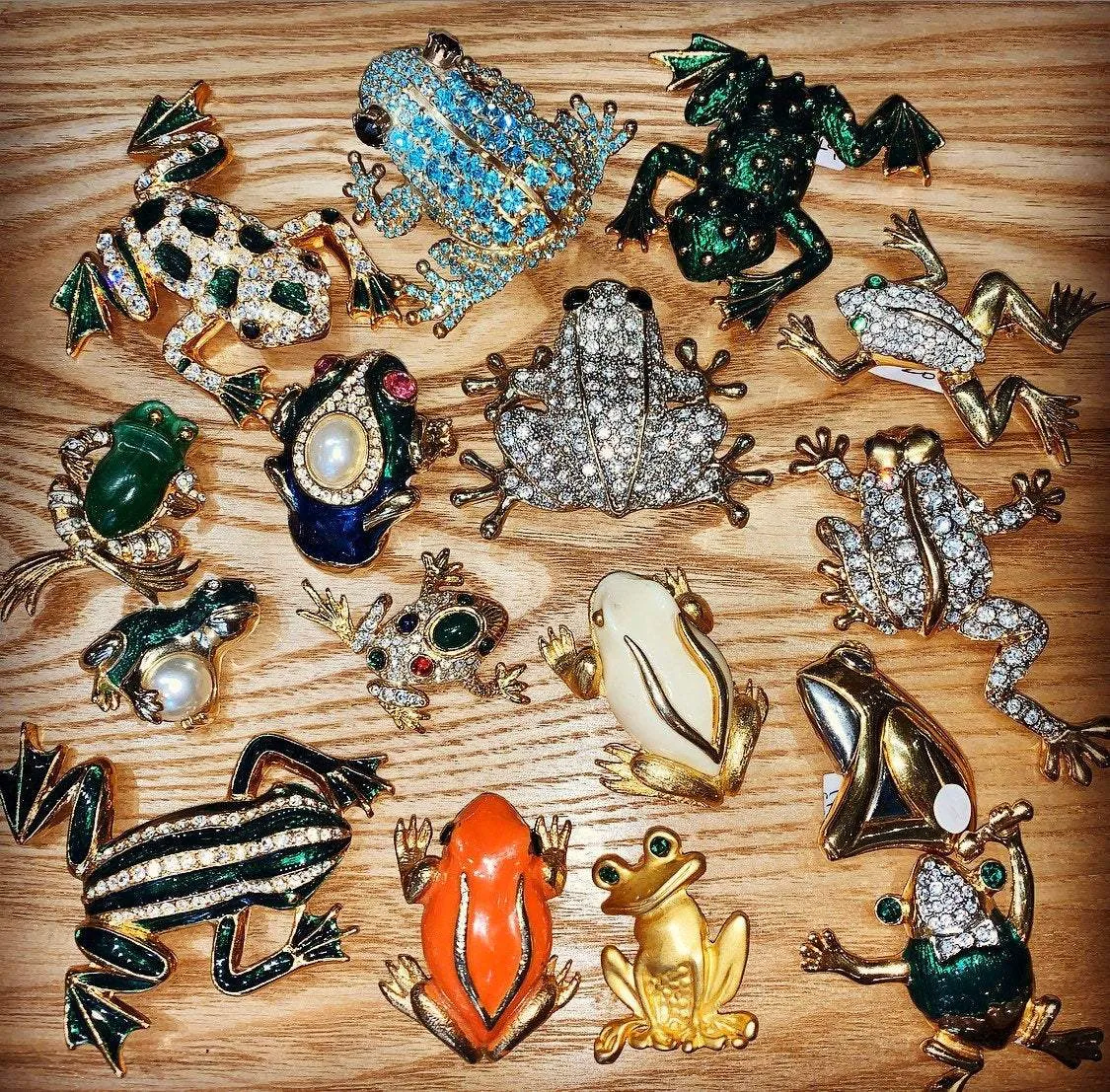 Green Frog Brooch