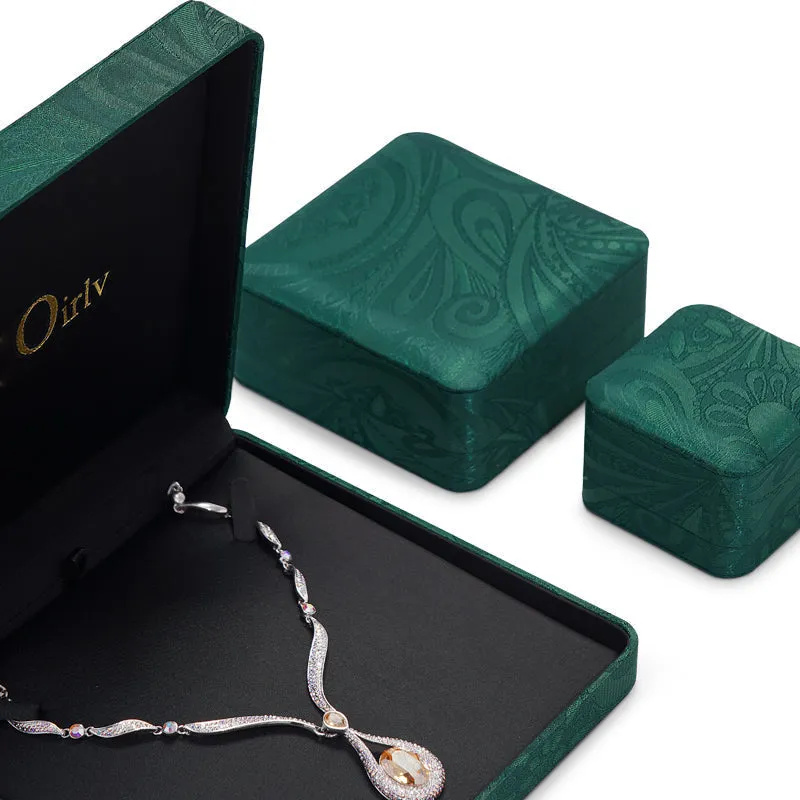 Green Silk Bracelet Chain Gift Box H118