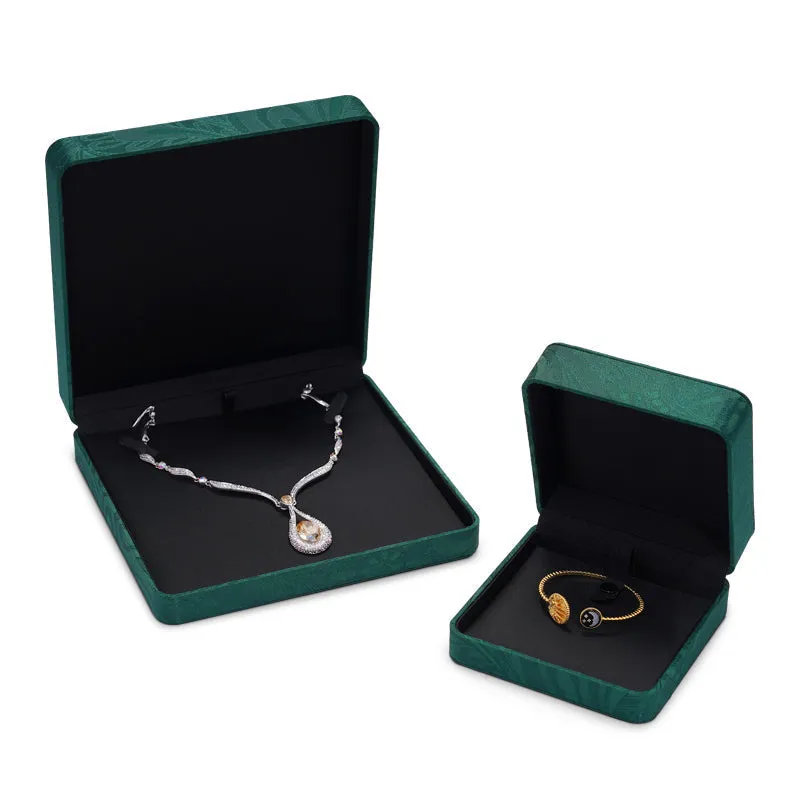 Green Silk Bracelet Chain Gift Box H118