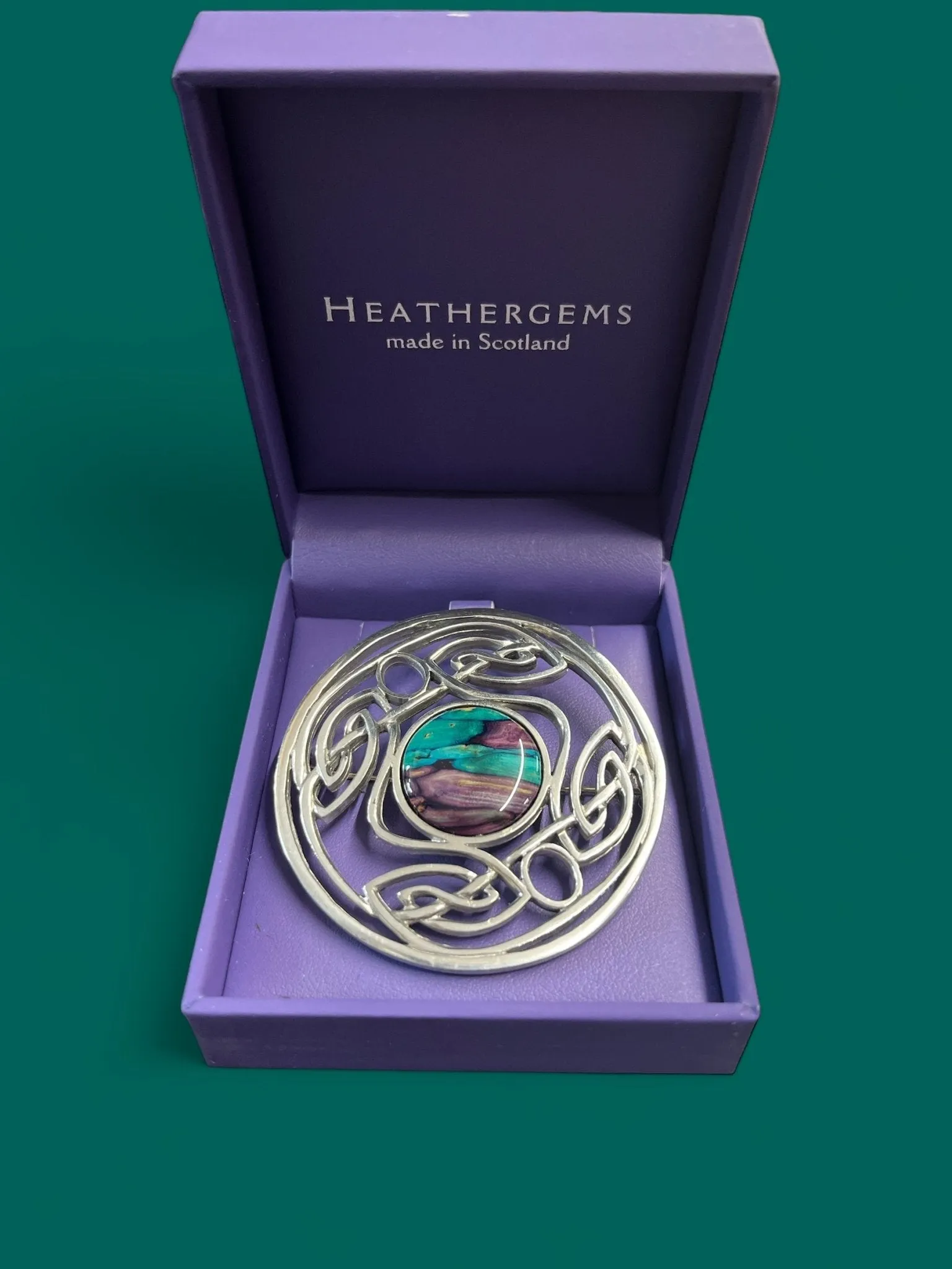 Heathergems Round Celtic Knot Brooch