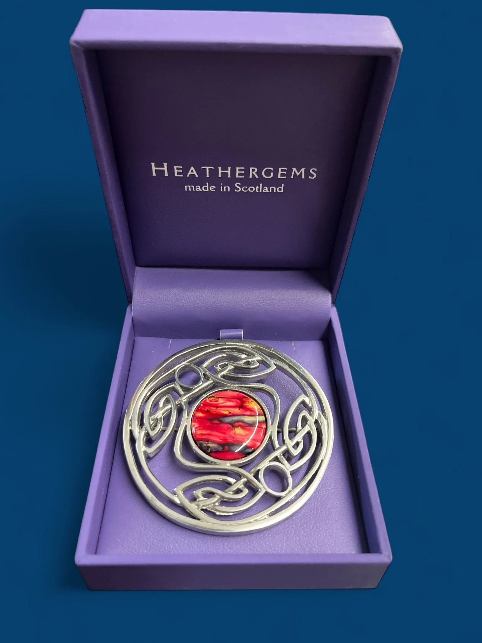 Heathergems Round Celtic Knot Brooch