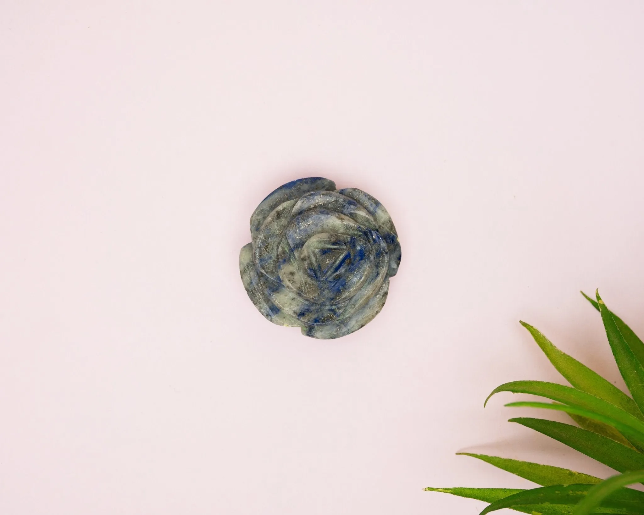 Lapis Lazuli Rose 80.7g