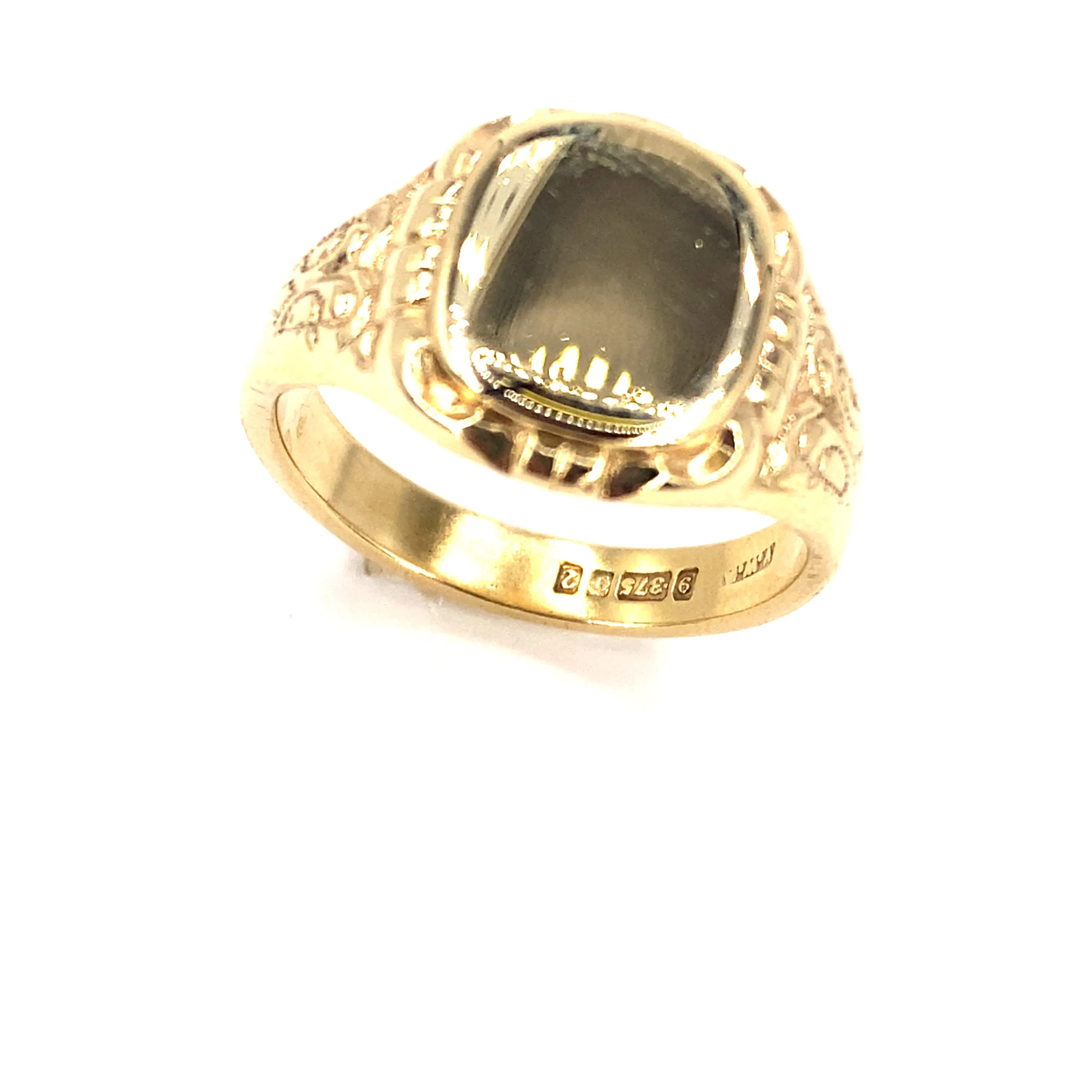Men’s 9ct Yellow Gold Signet Engraved Ring - 9.1g