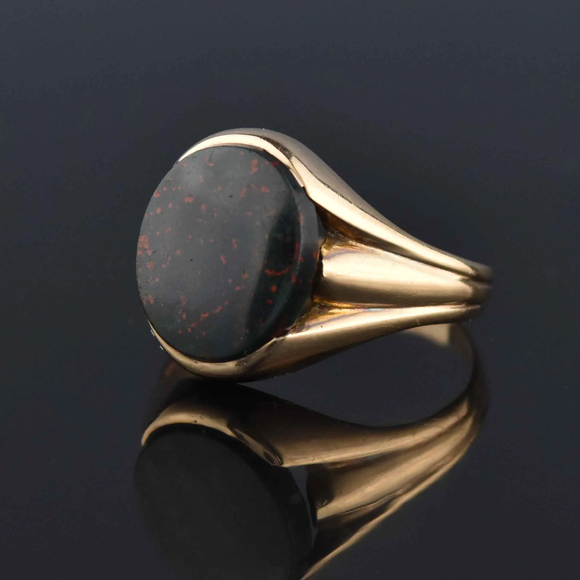 Mens Art Deco Gold Bloodstone Signet Ring