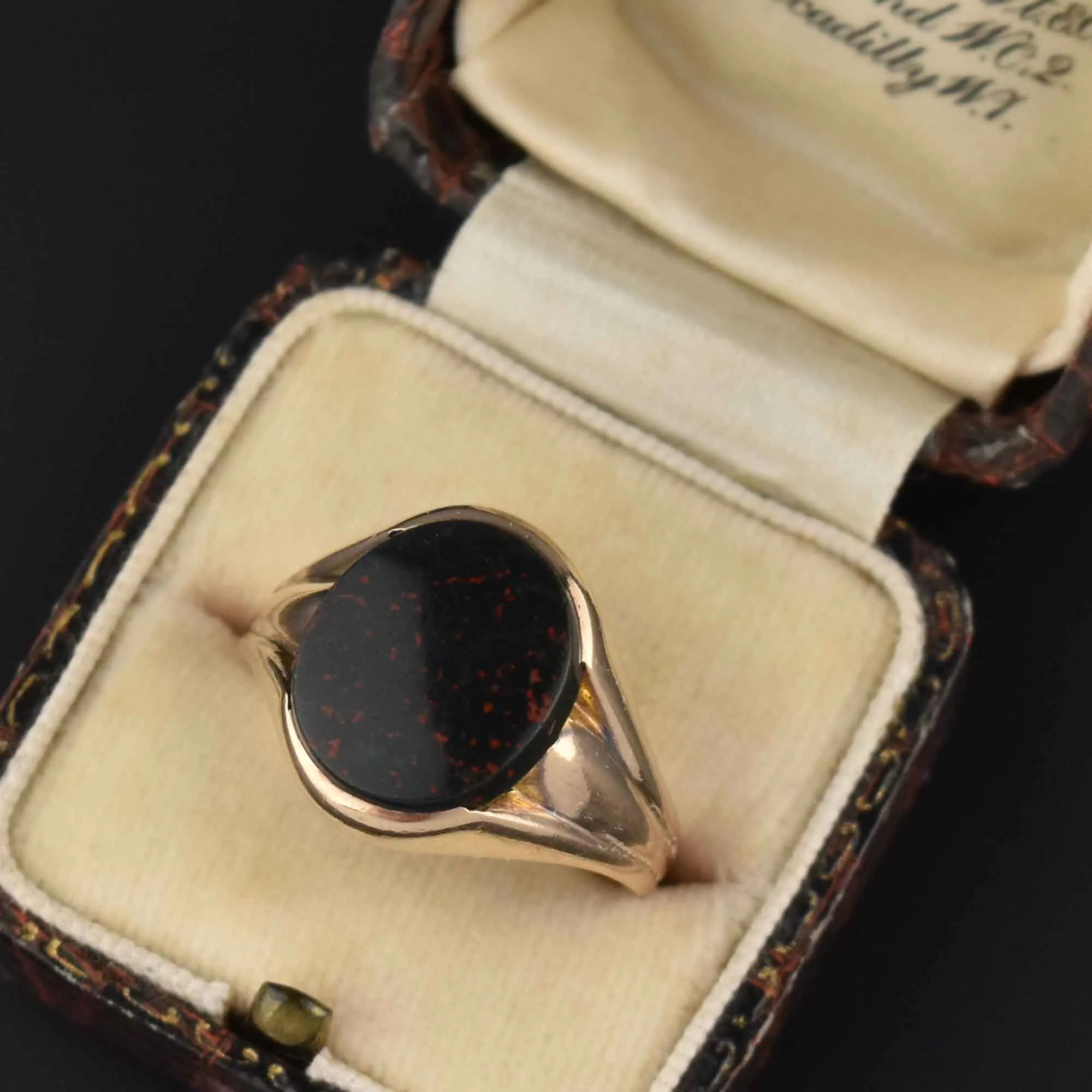 Mens Art Deco Gold Bloodstone Signet Ring