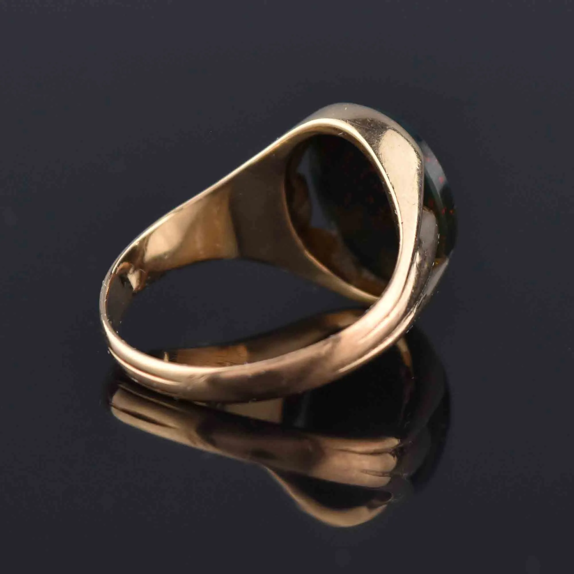 Mens Art Deco Gold Bloodstone Signet Ring
