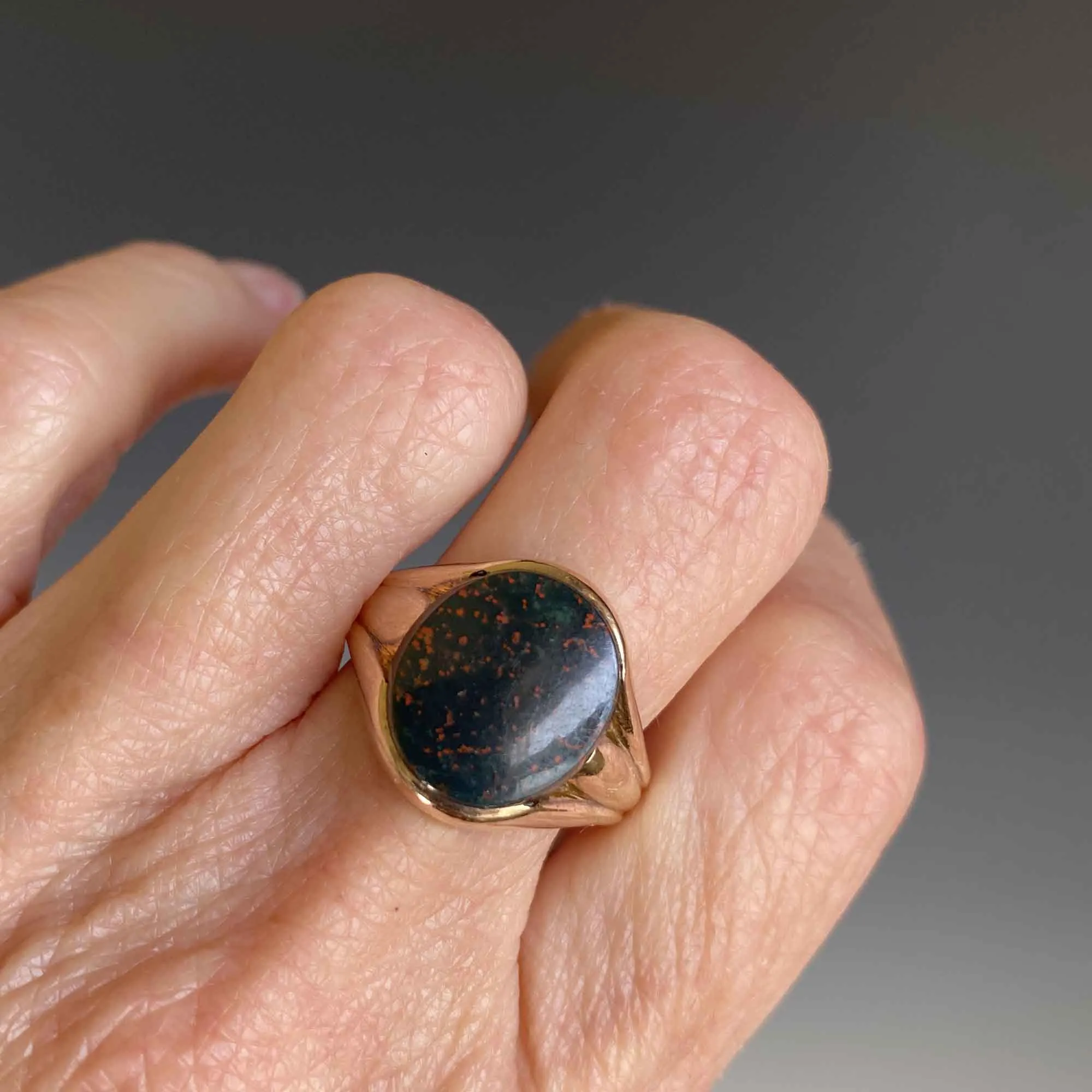 Mens Art Deco Gold Bloodstone Signet Ring