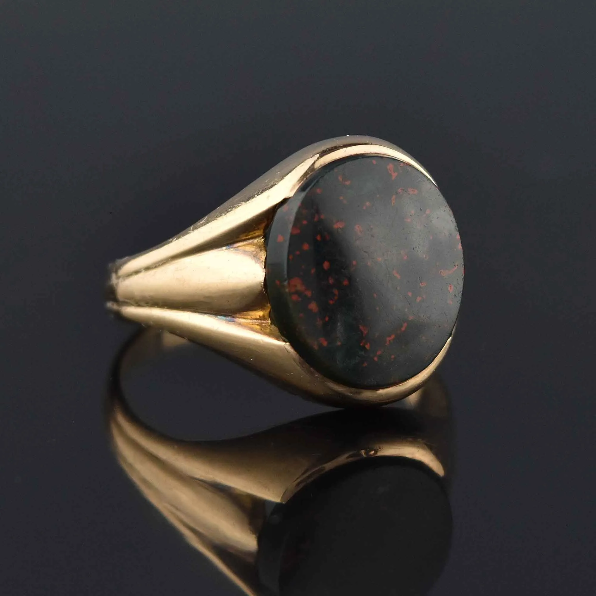 Mens Art Deco Gold Bloodstone Signet Ring