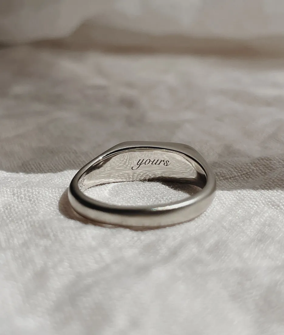 Men's Oval Signet