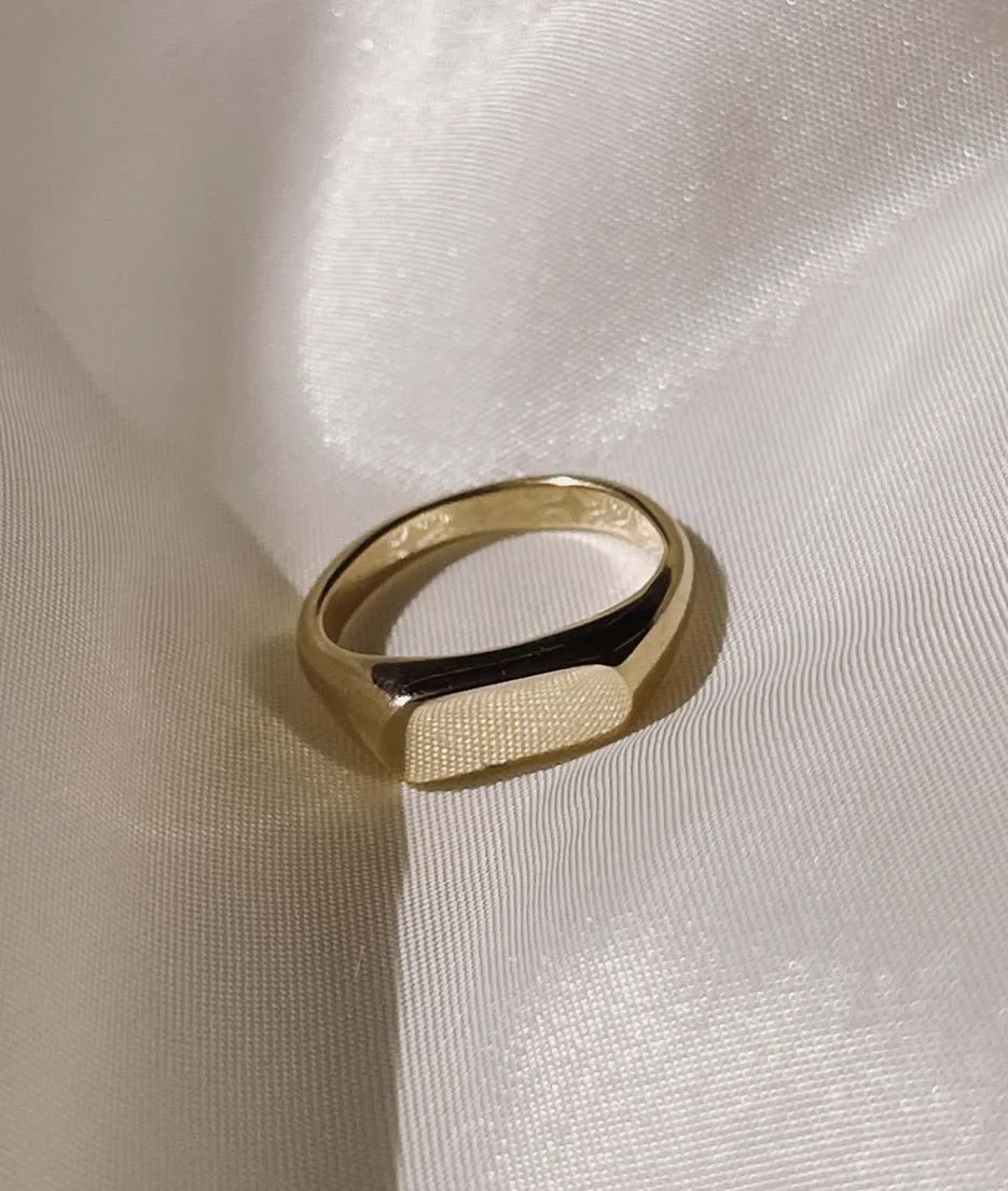 Men's Oval Signet