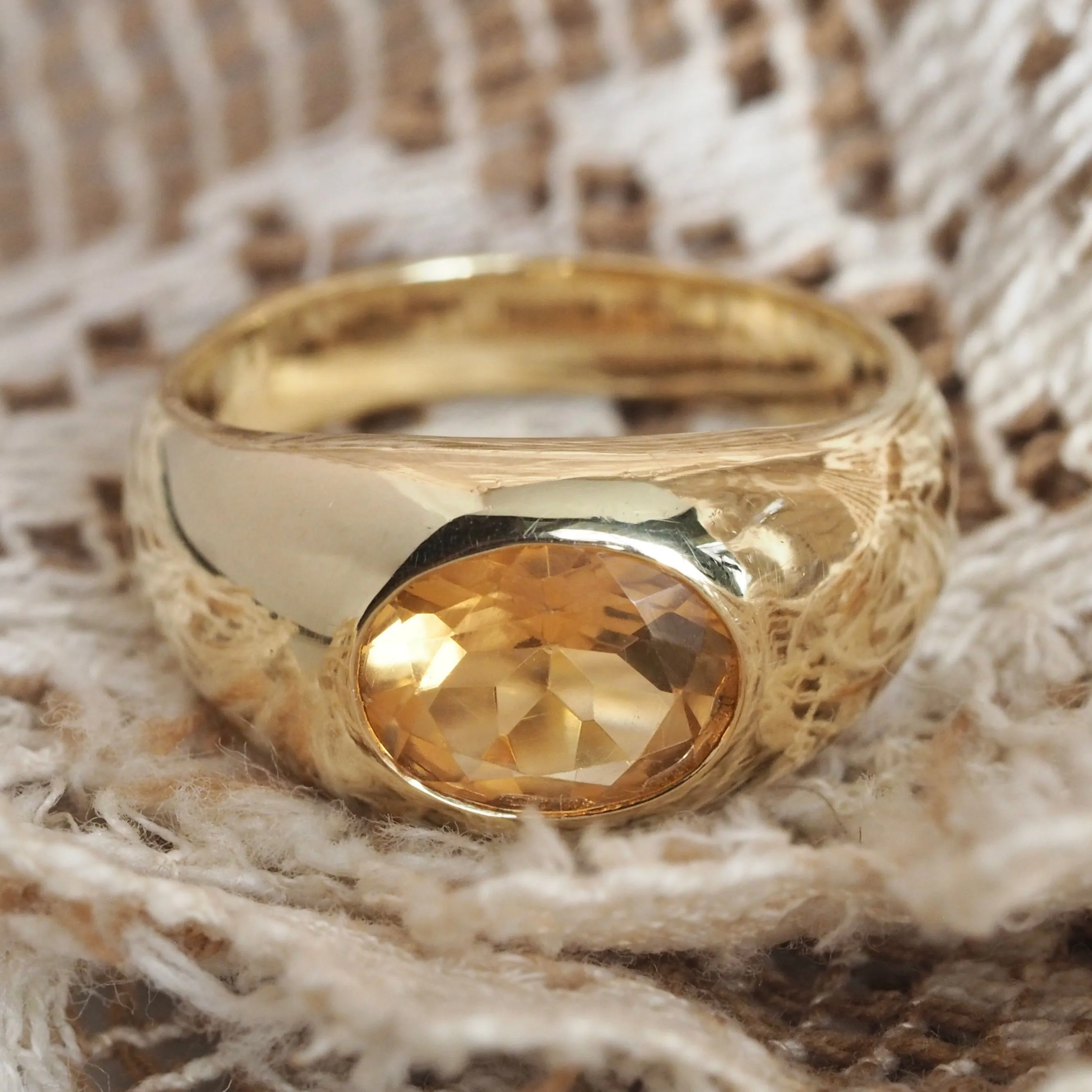 Mid-Century Modern 18k Gold Citrine Dome Signet Ring