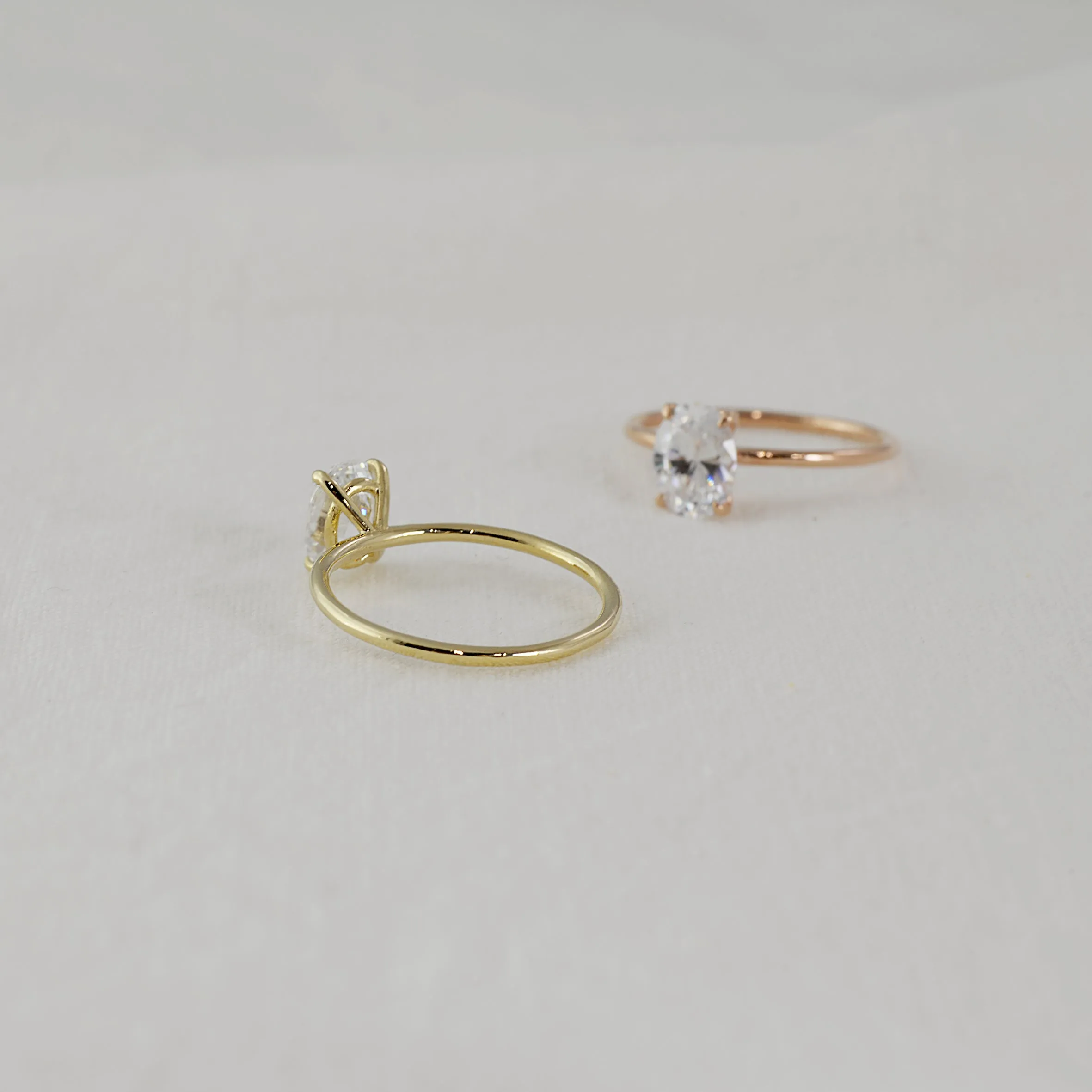 Oval solitaire venus Ring (6x8mm/ medium) - 14K/ 18K Gold