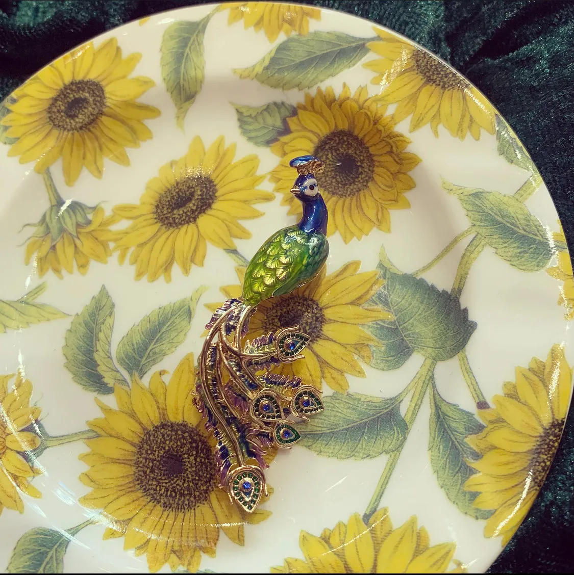 Peacock brooch by Bill Skinner