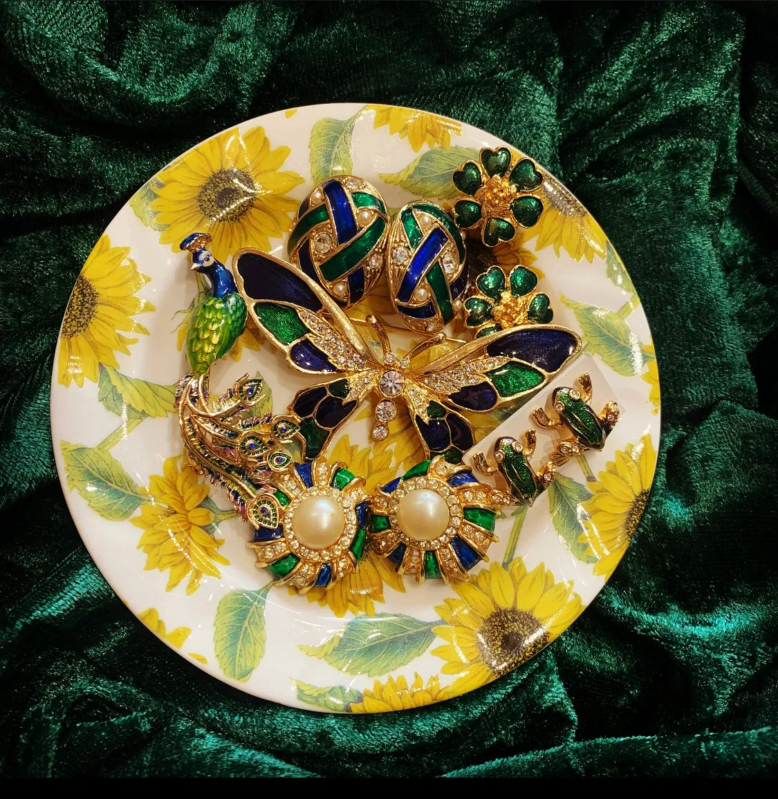 Peacock brooch by Bill Skinner