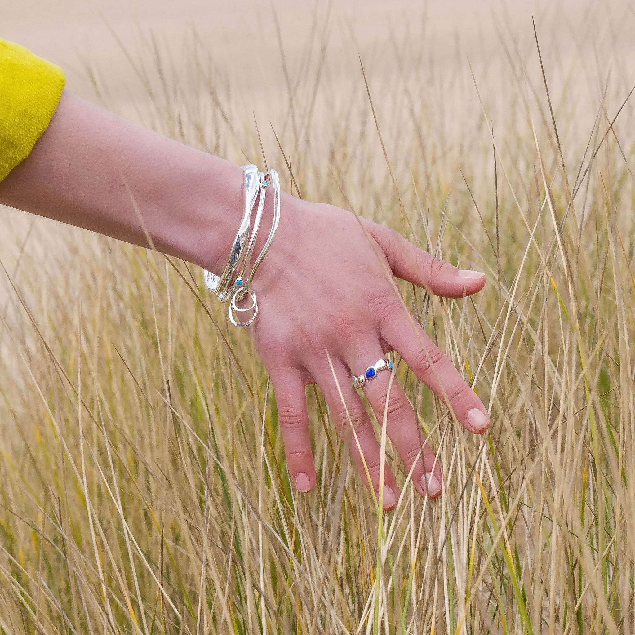 Pebble stream ring