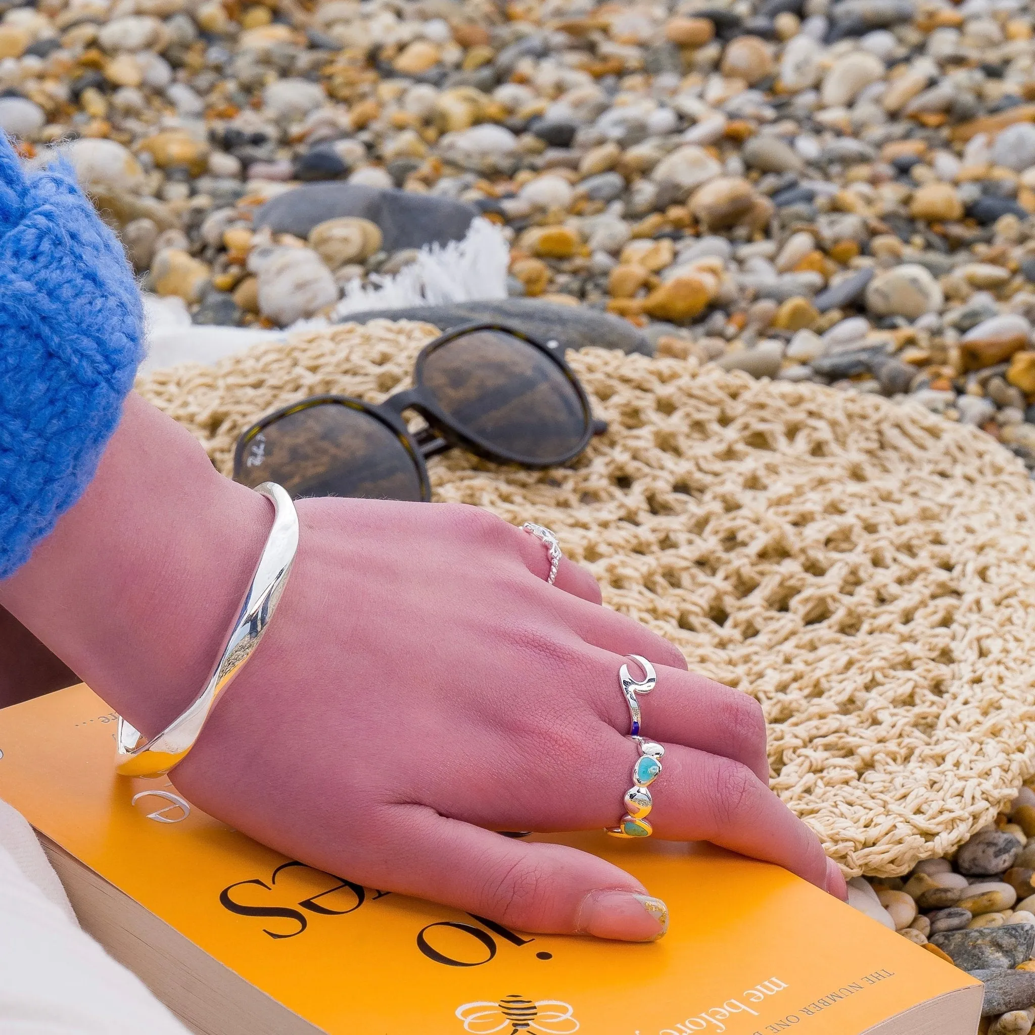 Pebble stream ring