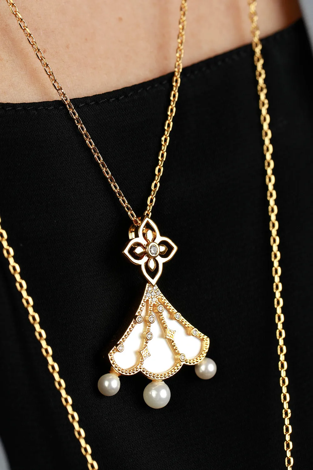 Princess- Short Pendant