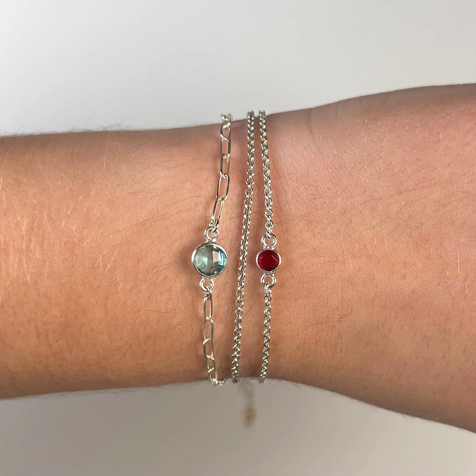 Small Round Channel Set Carnelian Connector