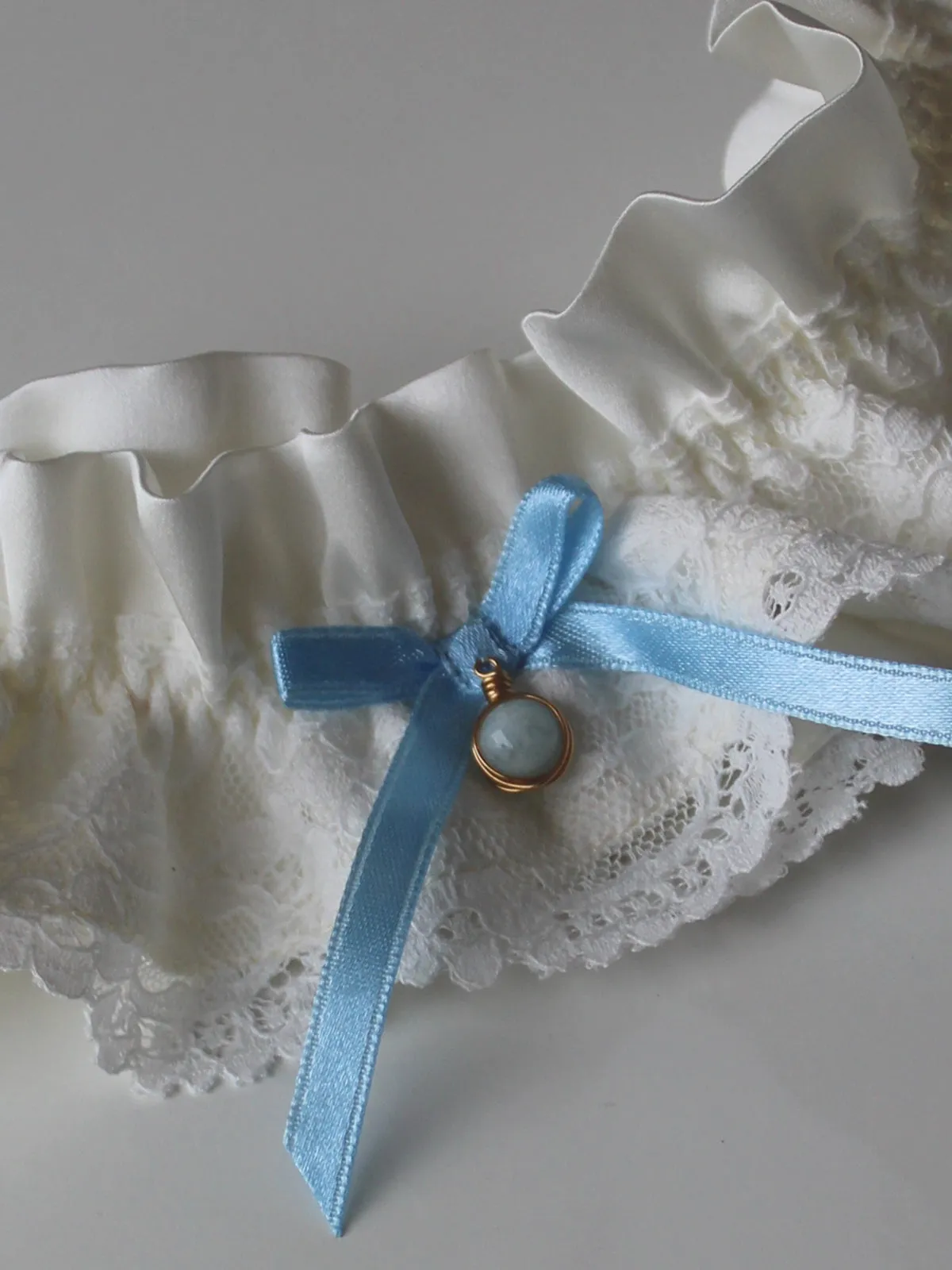 Sophie Luxury Ivory Silk & Lace Garter With Detachable Pendent