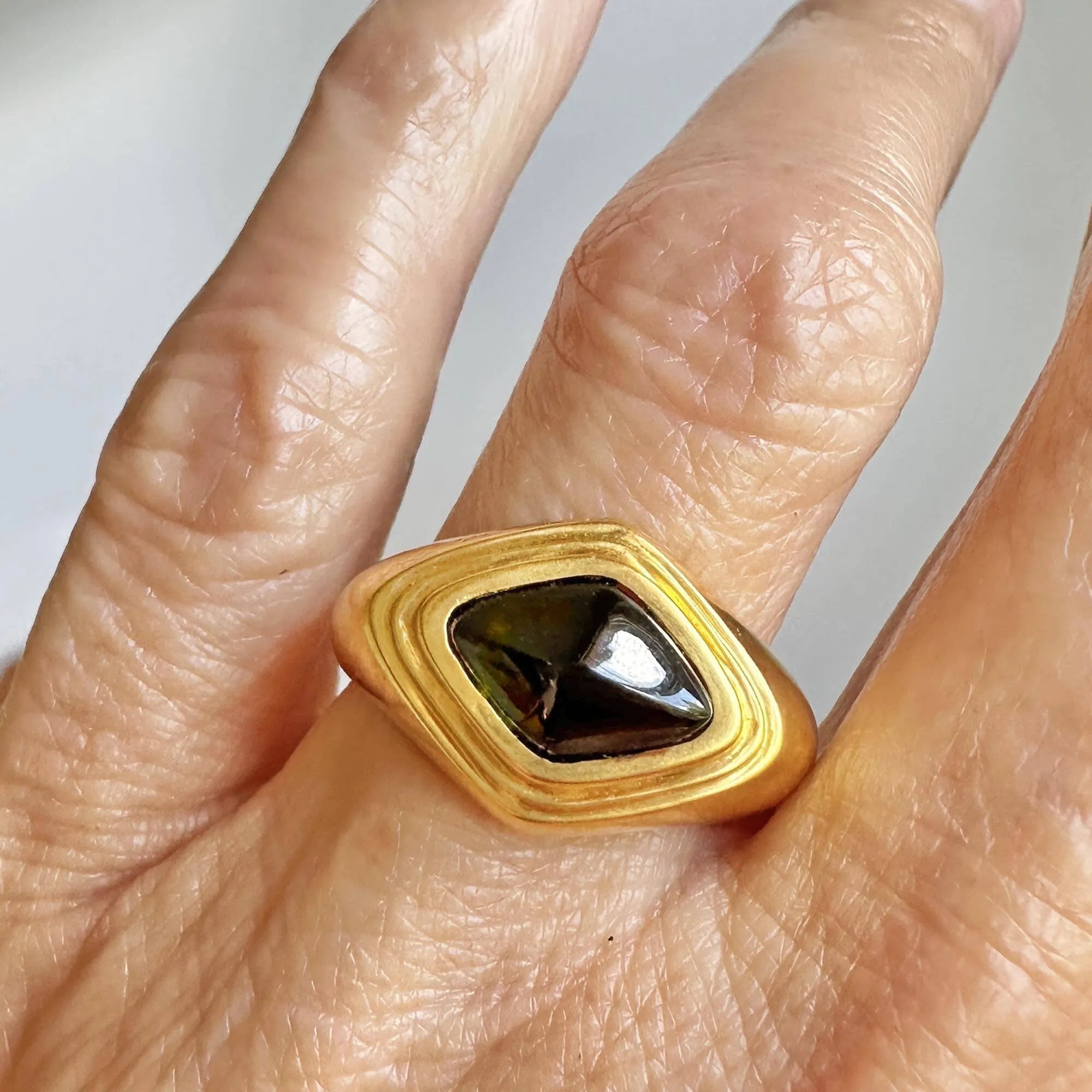 Vintage 14K Gold Sugarloaf Cabochon Green Tourmaline Ring