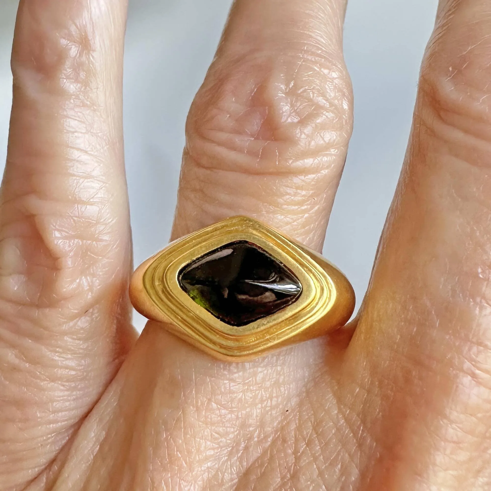 Vintage 14K Gold Sugarloaf Cabochon Green Tourmaline Ring
